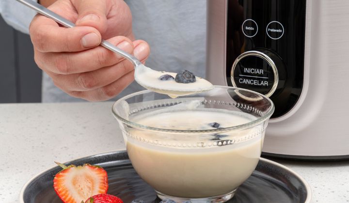 Yogurt vegetal con leche vegetal hecha en MioMat Pro