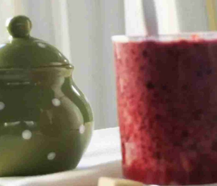 Batido-de-Leche-de-Nuez-con-Frutillas-img